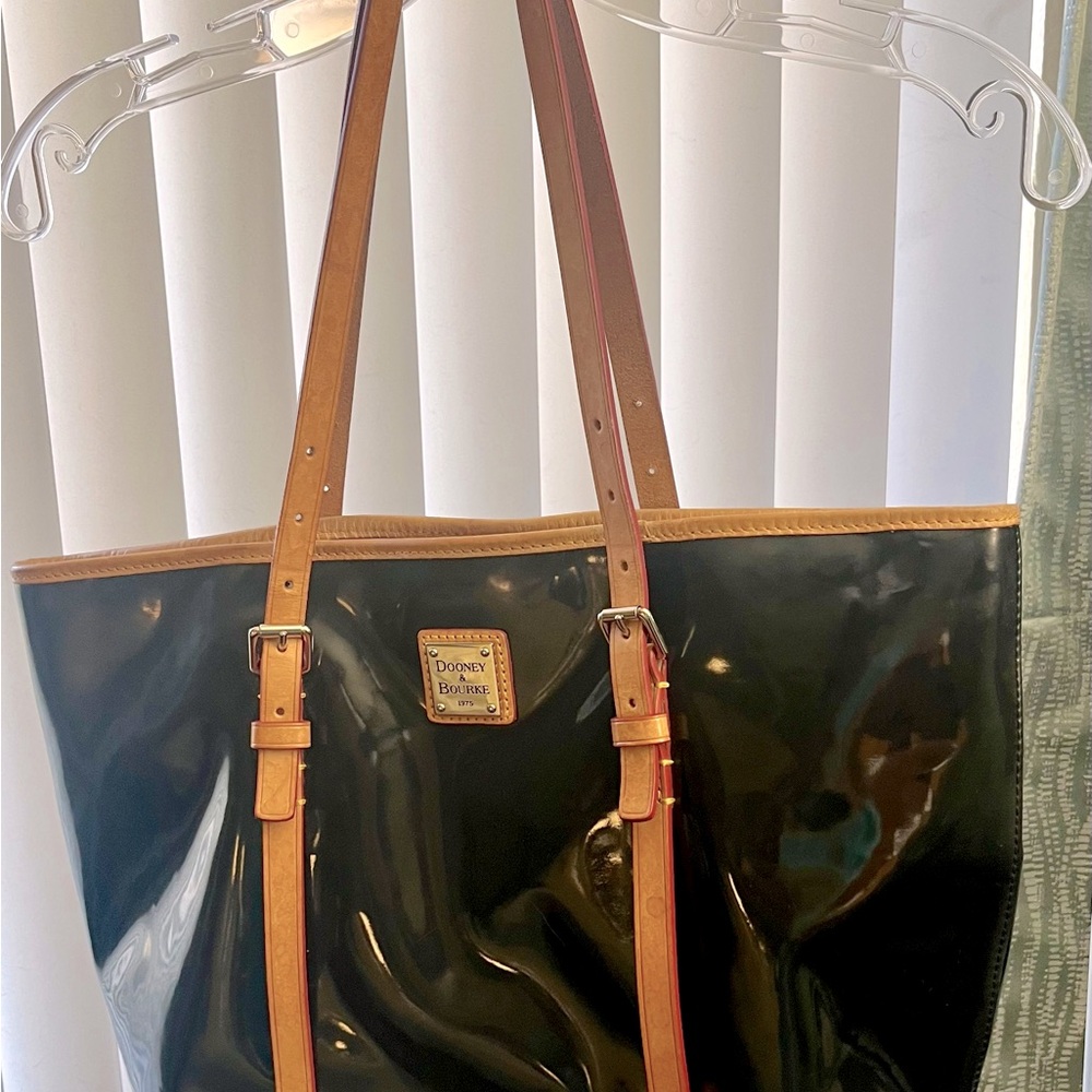 Dooney & Bourke 1975 Shopping Bag Excellent Condition